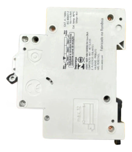 Kit Com 2 Peças: Disjuntor Tripolar Bfaz4-c20/3 20a Eaton