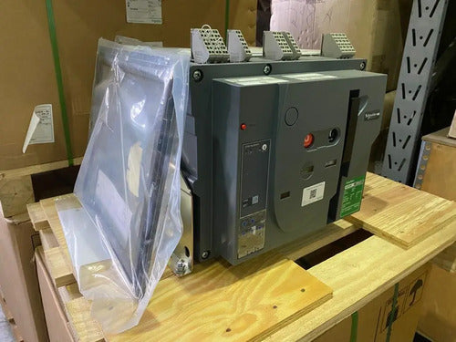 Disjuntor 3p Fixo 1000a Mvs10n Motor + Bobinas 24v Schneider