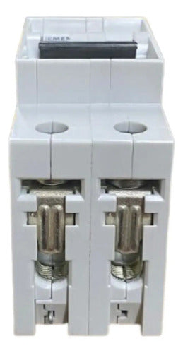 Disjuntor Termomagnético 2p 5sx2220-7 20a Curva C Siemens