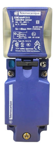 Sensor Indutivo 12...48 Vcc Pnp Xs8c4a4pcg13 Telemecanique