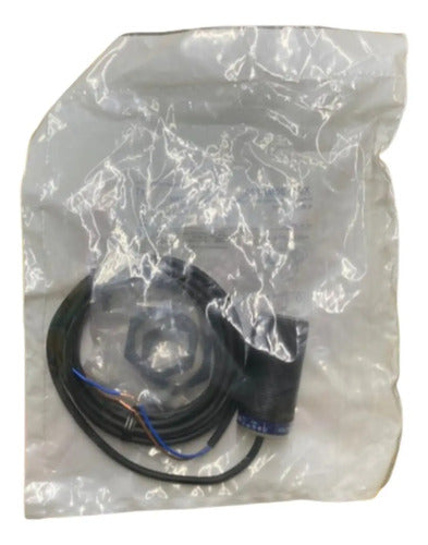 Sensor Indutivo 12-240v Pnp 15mm Xs4p30ma230 Telemecanique