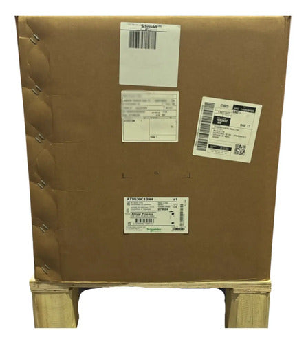 Inversor De Frequência 132kw 200cv 380-480v 250a Atv630c13n4 380/480v