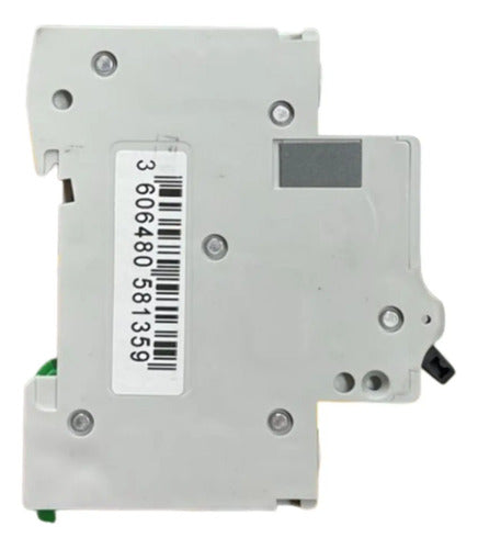 Kit Com 2 Peças: Disjuntor Unipolar Ez9f33102 2a Schneider