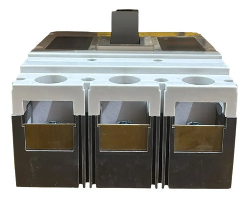 Disjuntor Termomagnético Elcm6-c3700 3p 700a 415v Eaton